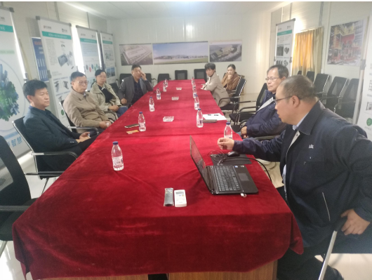 河北省重點(diǎn)辦李主任、市發(fā)改委重點(diǎn)辦張魁主任等領(lǐng)導(dǎo)到訪精工綠筑項目部(圖1)